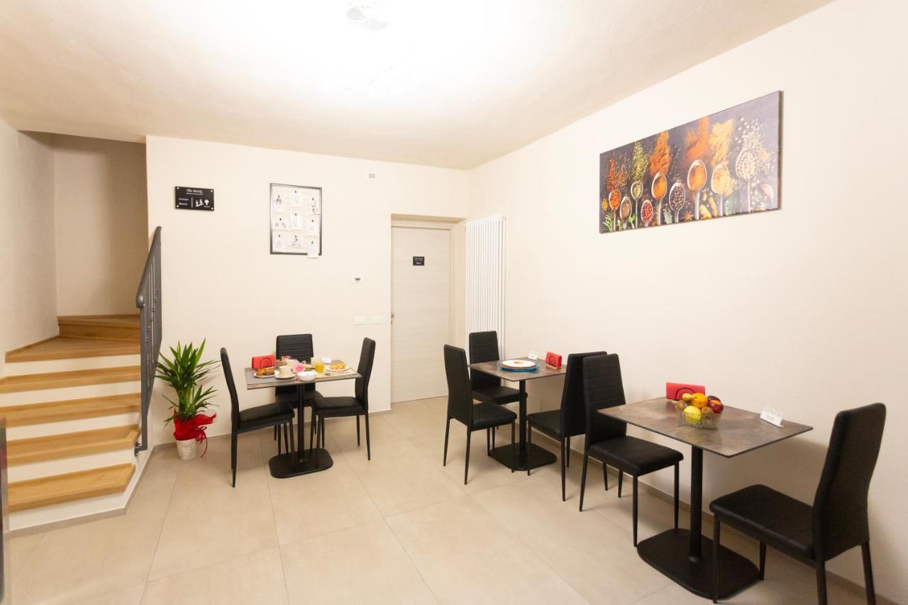 The Bricks B&B Free Parking Pisa Bagian luar foto